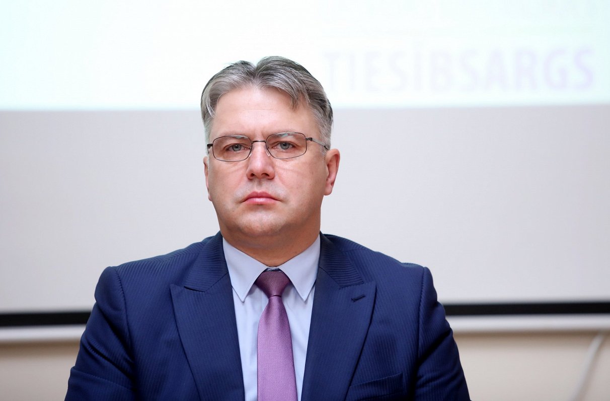 Tiesībsargs Jansons kārtējo reizi neierodas uz Saeimas sēdi; frakcijas uzskata – tā ir necieņa Tiesībsargs Jansons kārtējo reizi neierodas uz Saeimas sēdi; frakcijas uzskata – tā ir necieņa