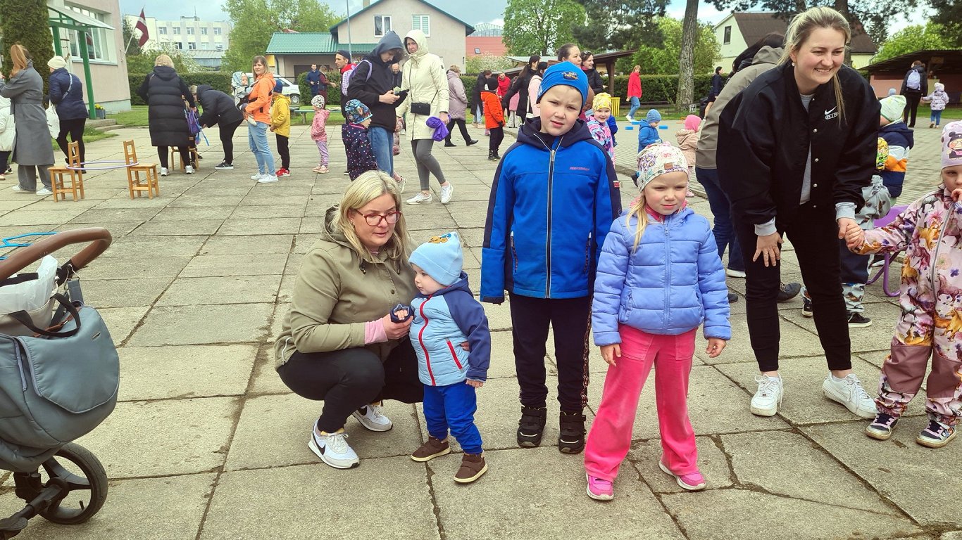 Trīs bērnu mammas ikdiena – saplānota pa minūtēm Trīs bērnu mammas ikdiena – saplānota pa minūtēm